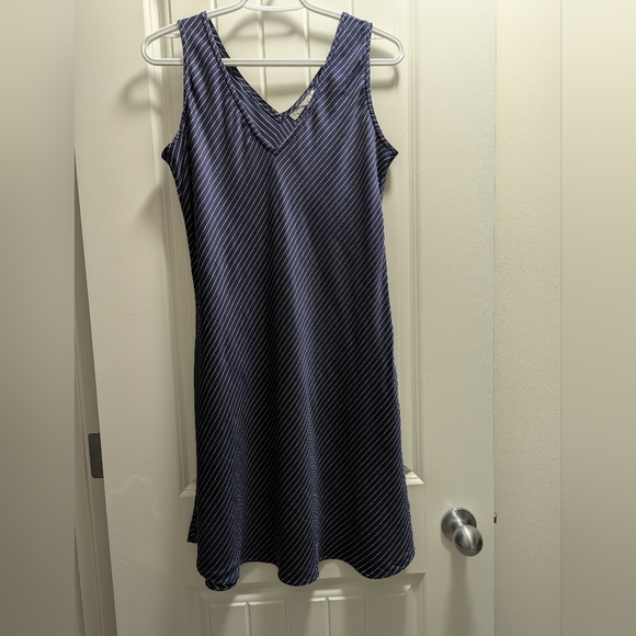 Halston Silk V Neck Bias Cut Chemise - Picture 1 of 8